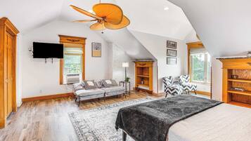 4 habitaciones, escritorio, tabla de planchar con plancha y wifi