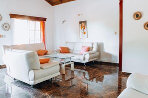 Living area - ¡A 5 minutos del pueblo! JARABACOA VIP VILLAGE  (Jarabacoa)