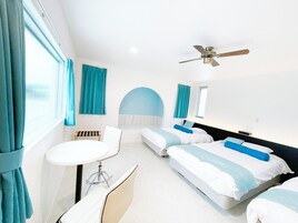 Quarto luxo | Edredons de pluma, cofres nos quartos, Wi-Fi de cortesia, roupa de cama