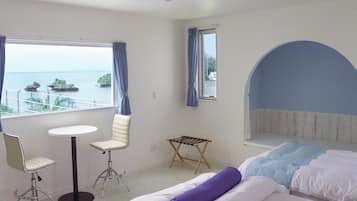 Deluxe Room | Down comforters, in-room safe, free WiFi, bed sheets