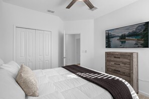 4 bedrooms, desk, iron/ironing board, WiFi