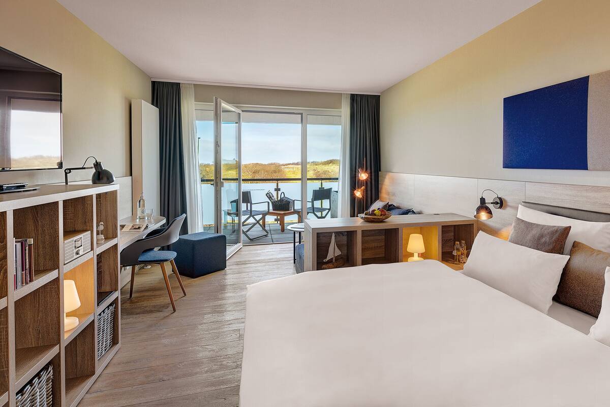 Junior Suite Superior | Allergitestet sengetøy, memory foam-senger, safe på rommet og skrivebord