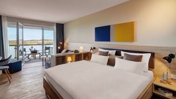 Matelas mémoire de forme, coffres-forts dans les chambres, bureau