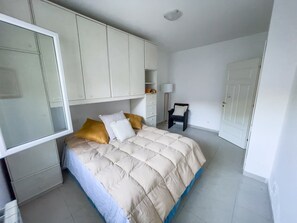 1 chambre, coffres-forts dans les chambres, fer et planche à repasser