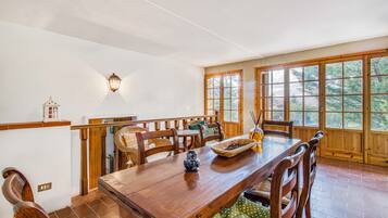 Standard House, Multiple Bedrooms, 2 Bathrooms, Mountainside (Casa Acone In Mugello - Near Florence) | Dining