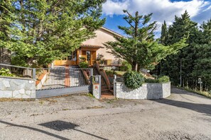 Standard-Haus, Mehrere Schlafzimmer, 2 Bäder, Bergseite (Casa Acone In Mugello - Near Florence) | Eingangsbereich