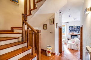 Casa estándar, 3 habitaciones, 2 baños, junto a la montaña (Casa Acone In Mugello - Near Florence) | Interior