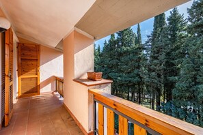 Standard-Haus, Mehrere Schlafzimmer, 2 Bäder, Bergseite (Casa Acone In Mugello - Near Florence) | Unterkunftsgelände