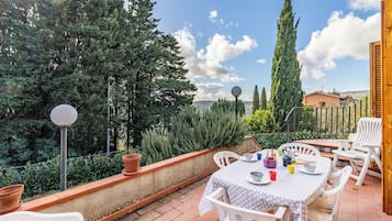 Standard House, Multiple Bedrooms, 2 Bathrooms, Mountainside (Casa Acone In Mugello - Near Florence) | Outdoor dining