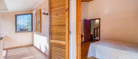 Standard House, Multiple Bedrooms, 2 Bathrooms, Mountainside (Casa Acone In Mugello - Near Florence) | Balcony