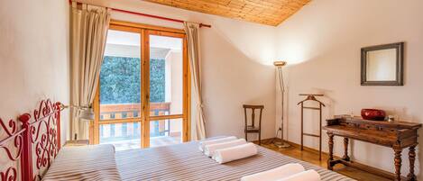 3 bedrooms, free WiFi, bed sheets