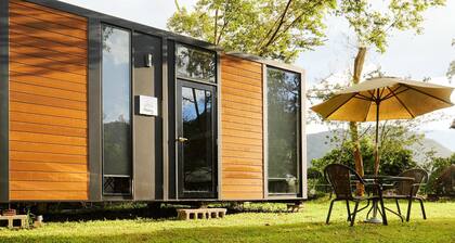 Yiyouguo 1 by Tiny Away (äŒæ ćć§ć±±æ°Žć°ć± 1)