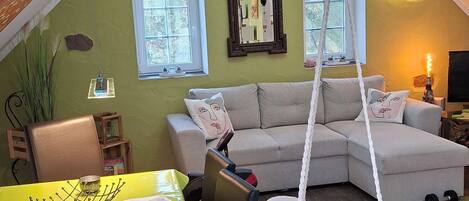 Tv, bøger, musikbibliotek, stereoanlæg