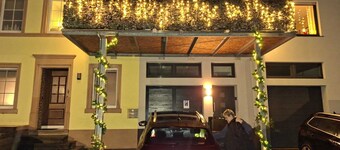 Urgemütliche Ferienwohnung, Offenes Spitzdach Nähe Weinanbaugebieten