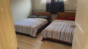 3 habitaciones, tabla de planchar con plancha y wifi gratis 