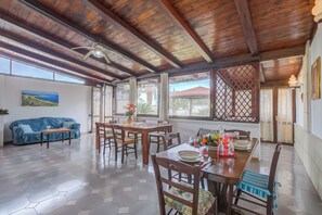 Standard Villa, 3 Bedrooms, Microwave (Villa Oasi al mare near the sea with) | Dining