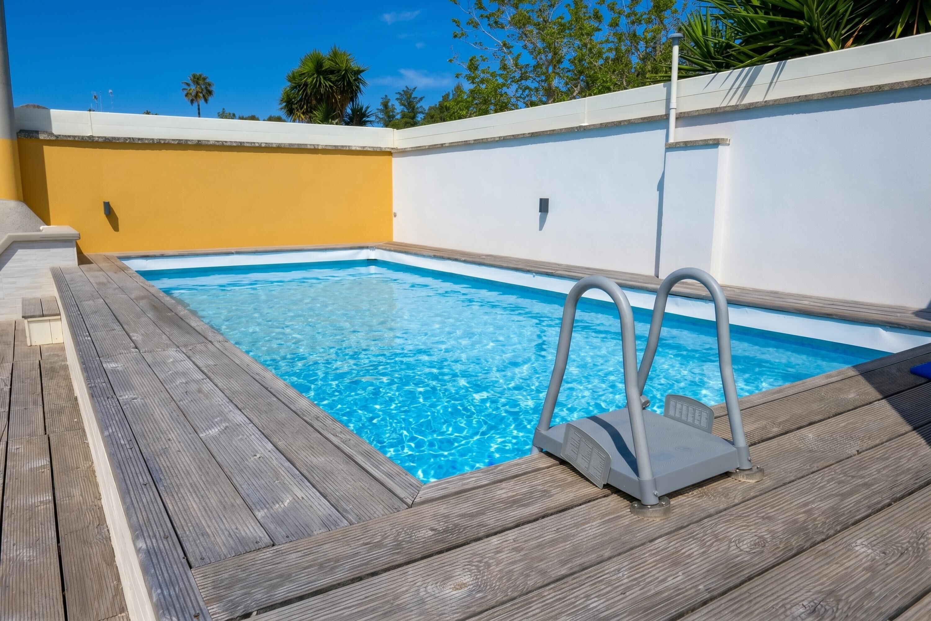 Villa estándar, varias habitaciones (Villa Oasi al mare near the sea with) | Piscina | Una piscina al aire libre de temporada