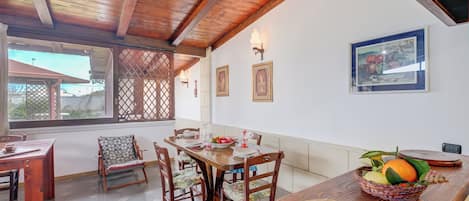 Standard-Villa, Mehrere Schlafzimmer (Villa Oasi al mare near the sea with) | Speisen