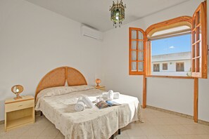 Casa familiar, diversos dormitoris (Casa Marangi 250 meters from the sea) | 3 dormitoris, wifi gratuïta i roba de llit 