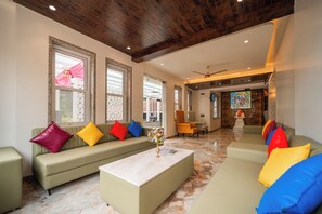 Reception - Treebo Sai Rekha Inn (Nashik)