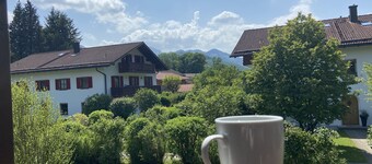 Geräumige und Modern Eingerichtete Ferienwohnung für Familien in Bergen