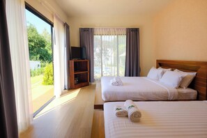 Family Room, Patio, River View