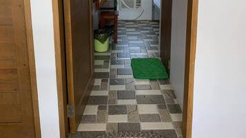 Basic Double Room | Desk, soundproofing, free WiFi