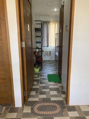 Desk, soundproofing, free WiFi - MSG Lodging Home (Puerto Princesa)