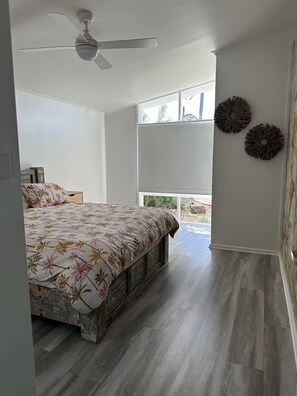 4 slaapkamers, een strijkplank/strijkijzer, beddengoed