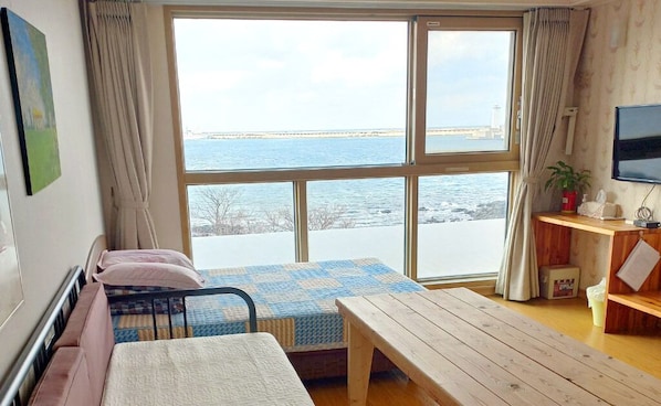 Bada | Living area