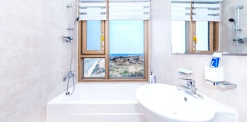 Bada | Baño | Ducha, secador de pelo, bidé y toallas