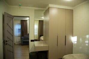 Deluxe Villa | Premium bedding, desk, soundproofing, iron/ironing board - Bellissimo Garden Villa (Tsaghkadzor)