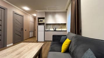 Vila Deluks | Area keluarga | Smart TV 100-cm dengan saluran TV kabel, perapian, dan lantai berpemanas