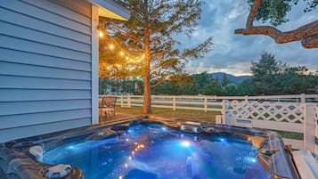 Tina de hidromasaje al aire libre