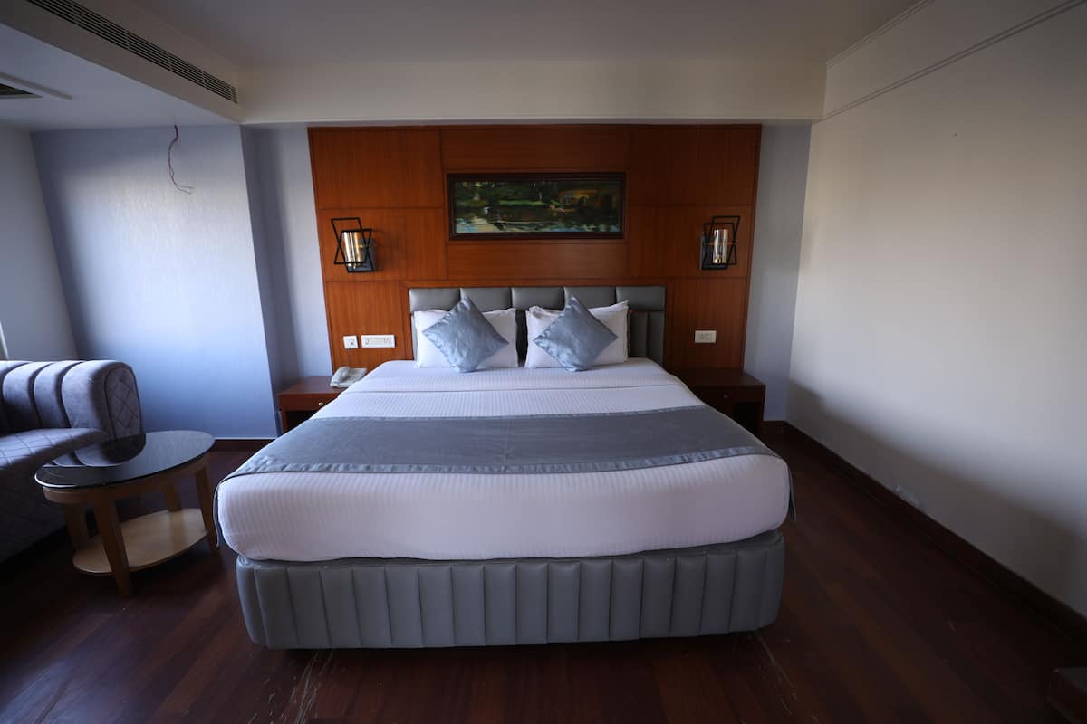 1 quarto, escrivaninha, quartos à prova de som