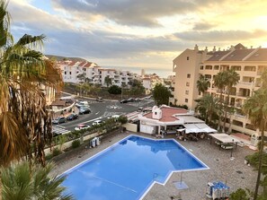 A heated pool - Castle Harbour 3 (Los Cristianos)