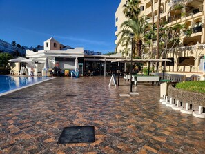 A heated pool - Castle Harbour 3 (Los Cristianos)