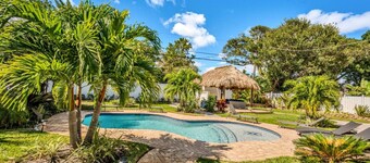 Palm Tree Island Estate: Heated Pool + Guest House