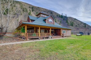 Exterior - Salmon Vacation Rental w/ Mountain Views! (Salmon)