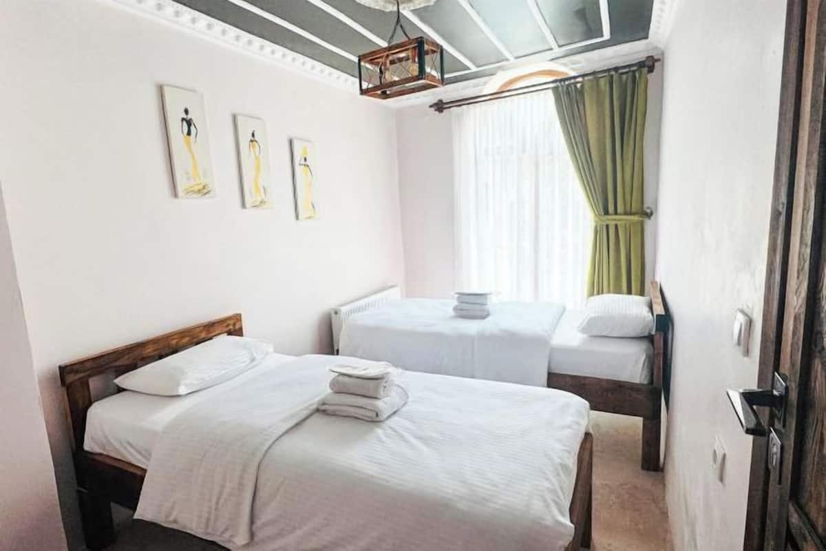 Minibar, individually decorated, individually furnished, free WiFi