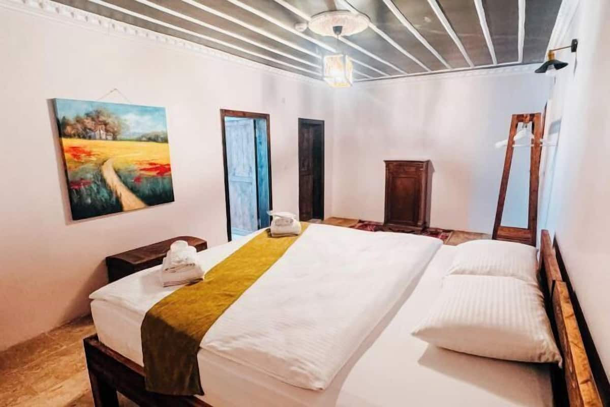 Minibar, individually decorated, individually furnished, free WiFi