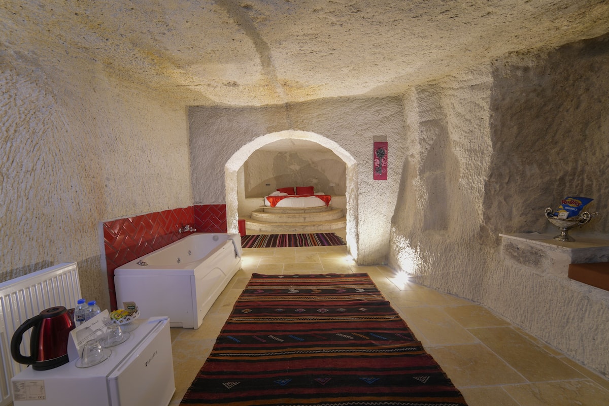 1 bedroom, minibar, individually decorated, individually furnished