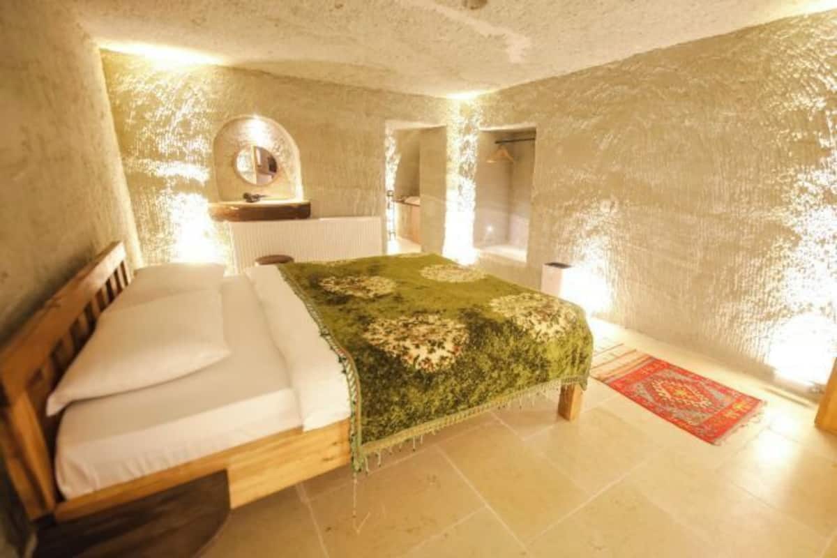 Minibar, individually decorated, individually furnished, free WiFi