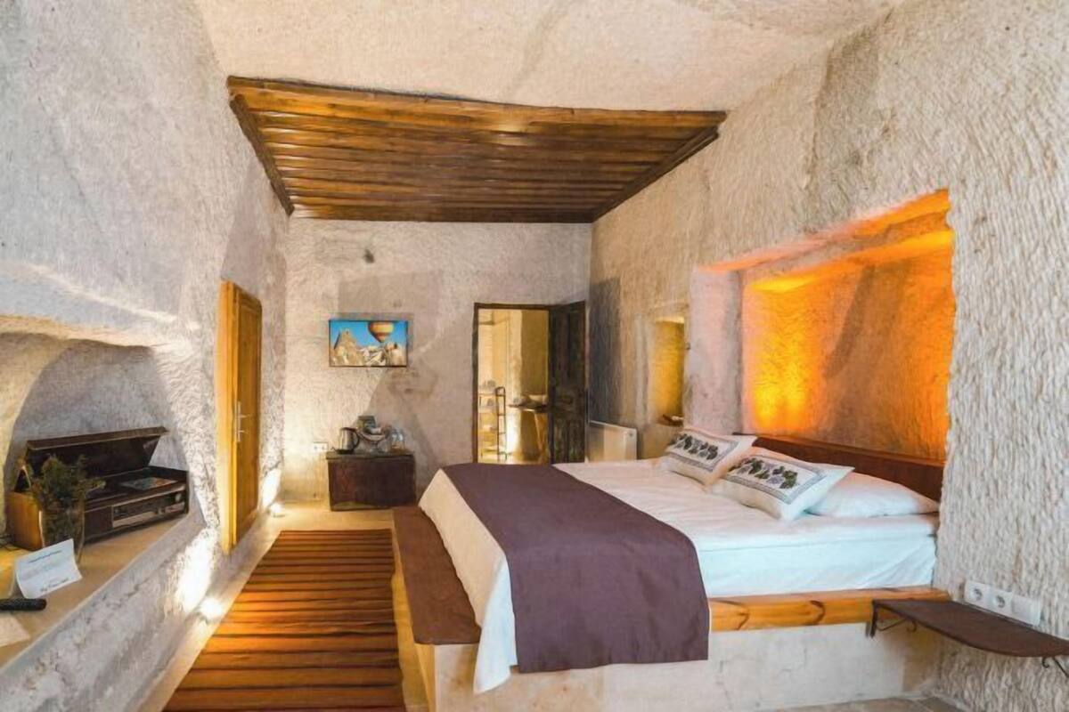 Minibar, soundproofing, WiFi (free), individually decorated