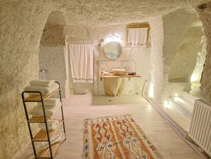 Pasabaglari Relaxation Pool Cave Suite | Bathroom | Eco-friendly toiletries, hair dryer, slippers, towels - MY CAVE SUITE (Nevsehir)