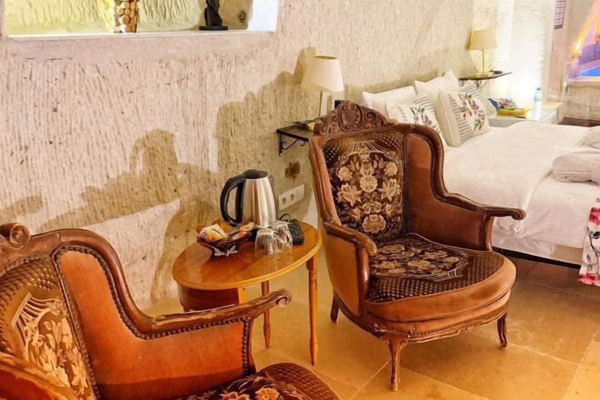 1 bedroom, minibar, individually decorated, individually furnished