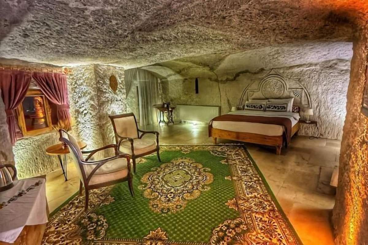 1 bedroom, minibar, individually decorated, individually furnished