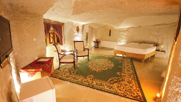 Gulludere Jacuzzi Balcony Cave Suite