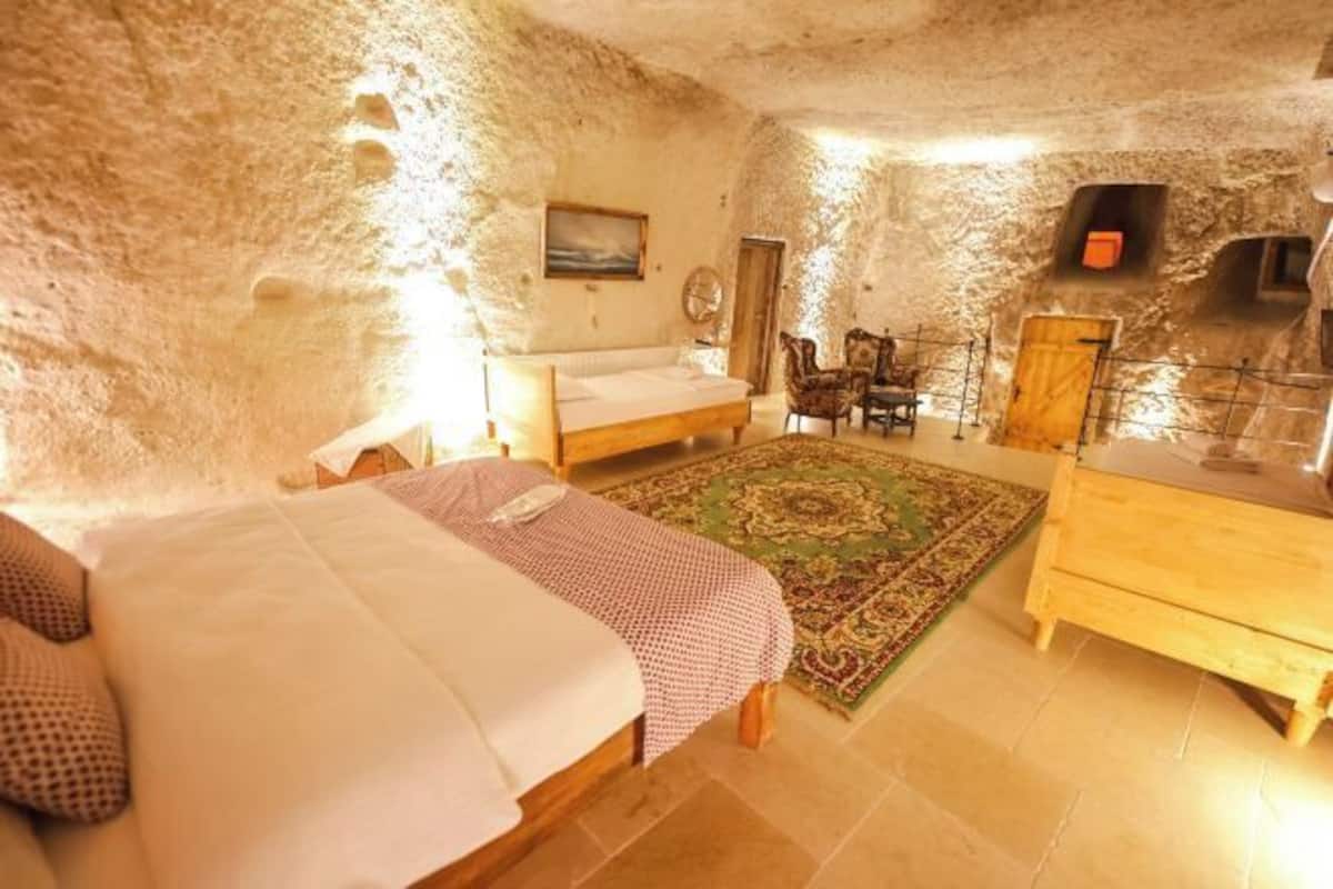 Minibar, individually decorated, individually furnished, free WiFi