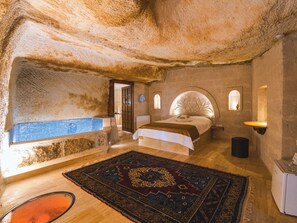 Uzengi Relaxation Pool Deluxe Cave Suite | Private spa tub - MY CAVE SUITE (Nevsehir)